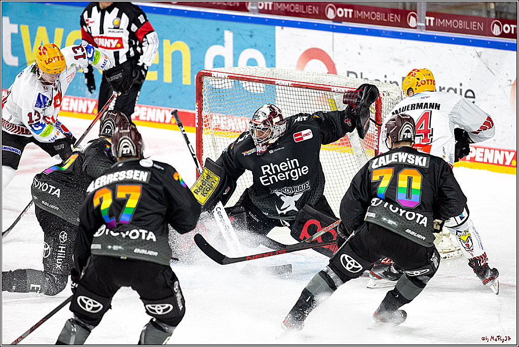 PENNY DEL;  Koelner Haie - Fischtown Pinguins Bremerhaven; Koeln, 17.01.2021
